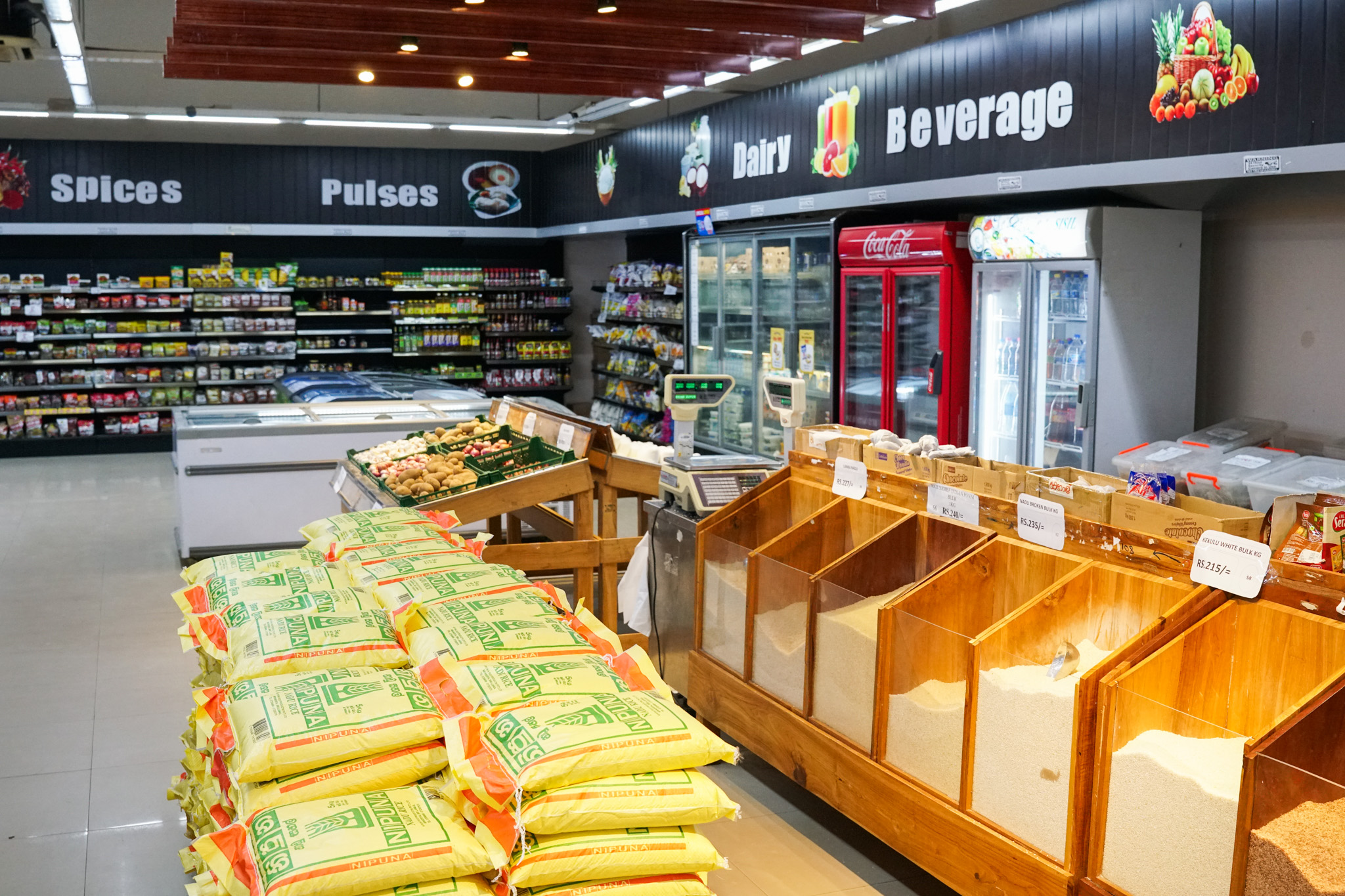 Kirimatiyana Modern Shopping Floor